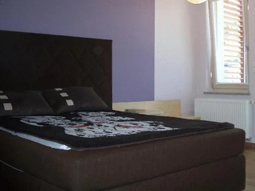 Apartament Malinowy Apartment